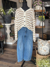Load image into Gallery viewer, Camille High Rise Crop Seam Jean