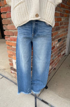 Load image into Gallery viewer, Andi High Rise Crop Jean