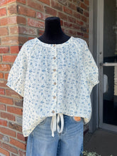 Load image into Gallery viewer, Clara Floral Round Neck Top
