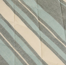 Load image into Gallery viewer, Scalloped Reversible Blue Placemat