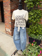 Load image into Gallery viewer, Cool Moms Love Graphic Tee