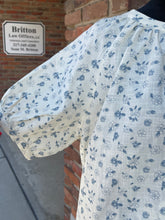Load image into Gallery viewer, Clara Floral Round Neck Top