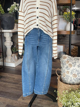 Load image into Gallery viewer, Camille High Rise Crop Seam Jean