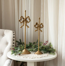 Load image into Gallery viewer, Gold Bow Wreath Holder