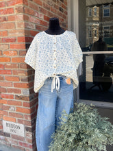 Load image into Gallery viewer, Clara Floral Round Neck Top