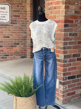 Load image into Gallery viewer, Ava Mid Rise Crop Jean