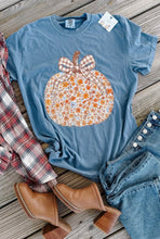 Load image into Gallery viewer, Floral Frenzy Pumpkin Graphic Tee