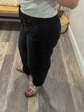 Load image into Gallery viewer, Black Relaxed Barrel Jean