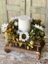 Load image into Gallery viewer, Hello Sunshine Wreath 16"