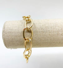 Load image into Gallery viewer, Little Gold Chain Bracelet