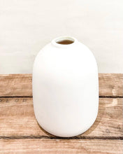 Load image into Gallery viewer, Matte White Bud Vases