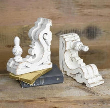 Load image into Gallery viewer, Chunky White Corbel