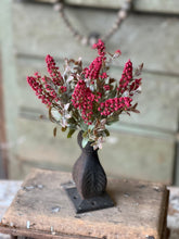 Load image into Gallery viewer, Raspberry Bud Small Stem